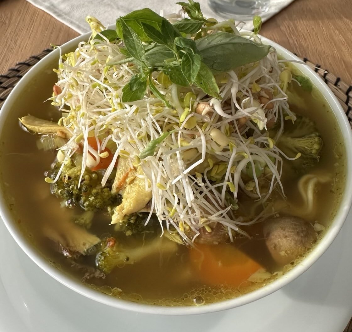 Hühnersuppe mit Grünkernklößchen